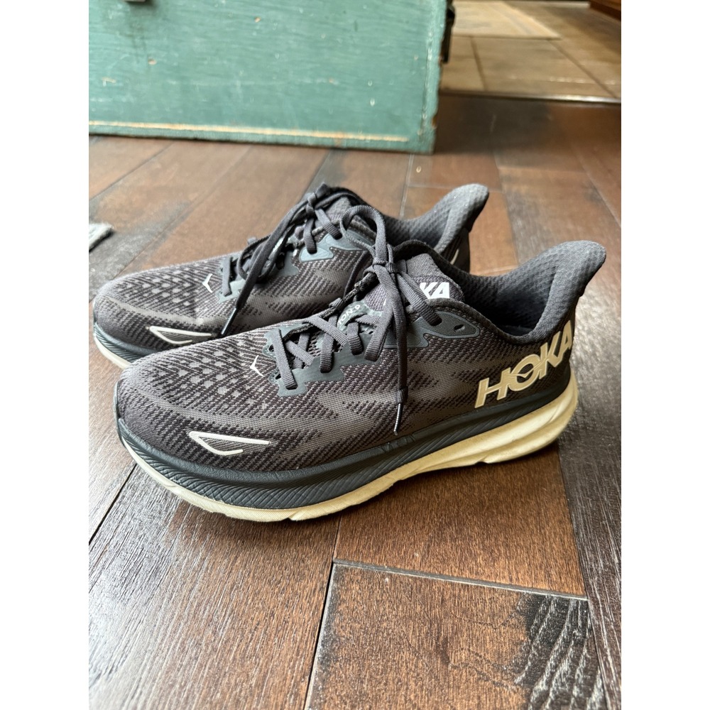 Hoka Clifton 9 Womens Running Shoes Black White Sneakers 8.5B 1127896-BWHT